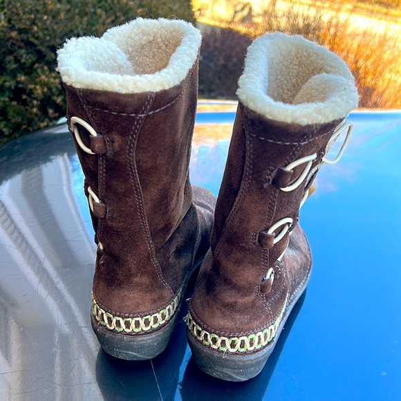 Beautiful UGGS! - Picture 2 of 2